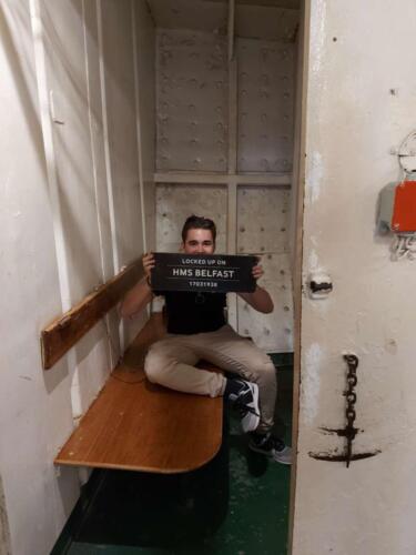 Selfie im Gefängnis in der HMS Belfast